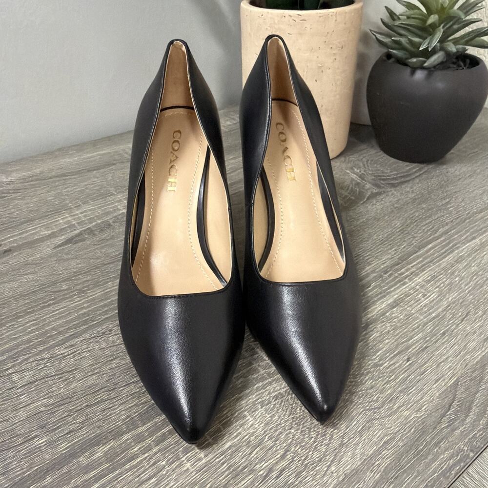 Coach Designer Pumps 7.5 - Picture 2 of 9